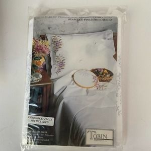 Tobin Stamped Embroidery One Pair Pillow Cases 300/58 Scalloped Edge USA New